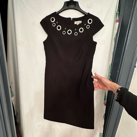 dress-barn Women’s little black sleeveless dress size 6. - Picture 4 of 16